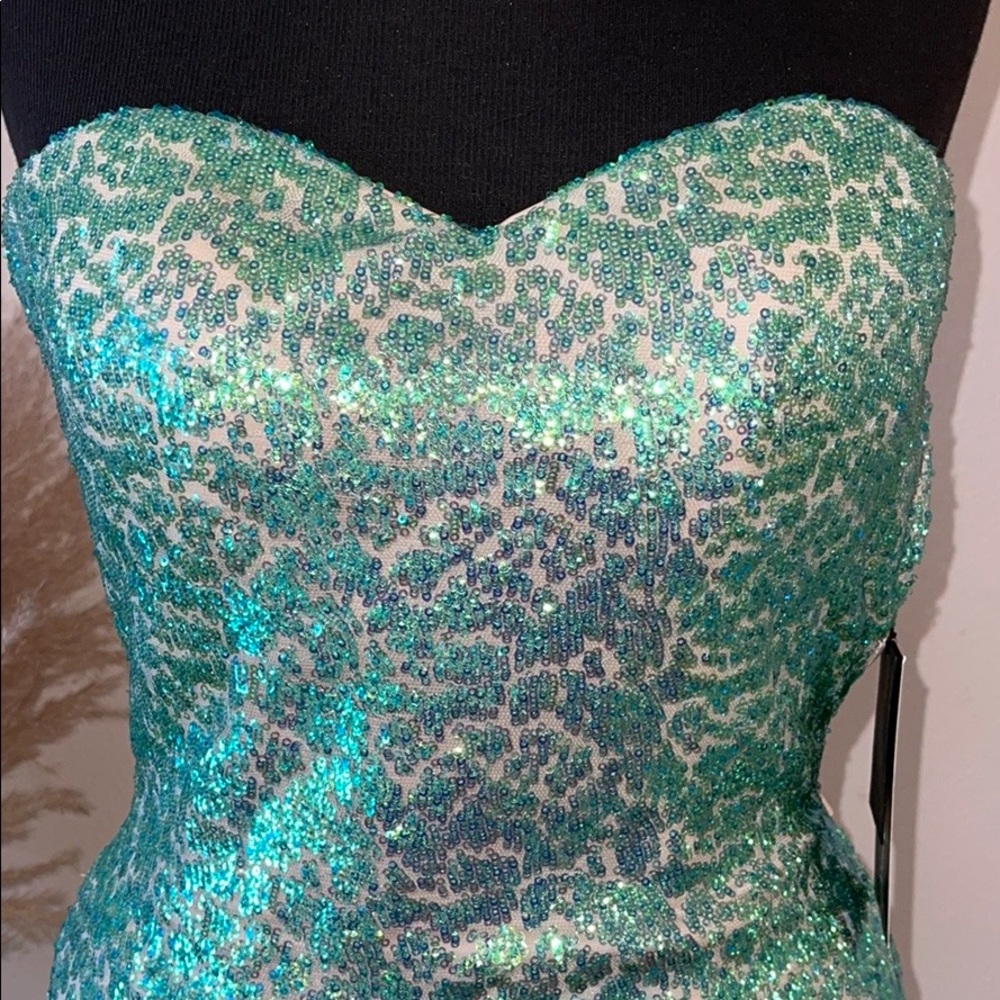 NWT La Femme mermaid strapless Dress Size 4 - Picture 6 of 16